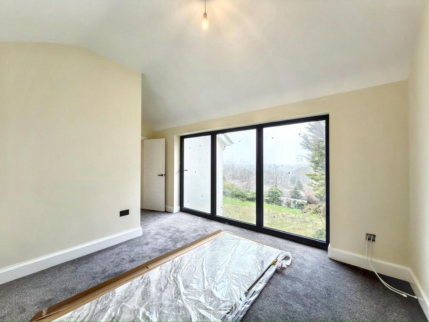 Woodbury Hill Path, Luton